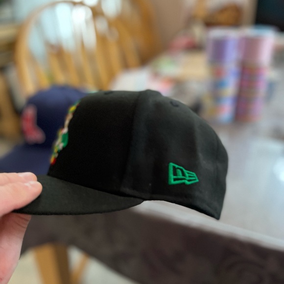 New Era “Buddy the Elf” 59fifty - Picture 3 of 5